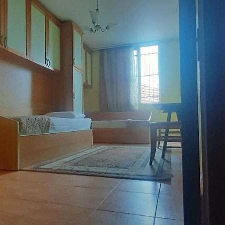 Enki'S Guesthouse Tirana Kültér fotó