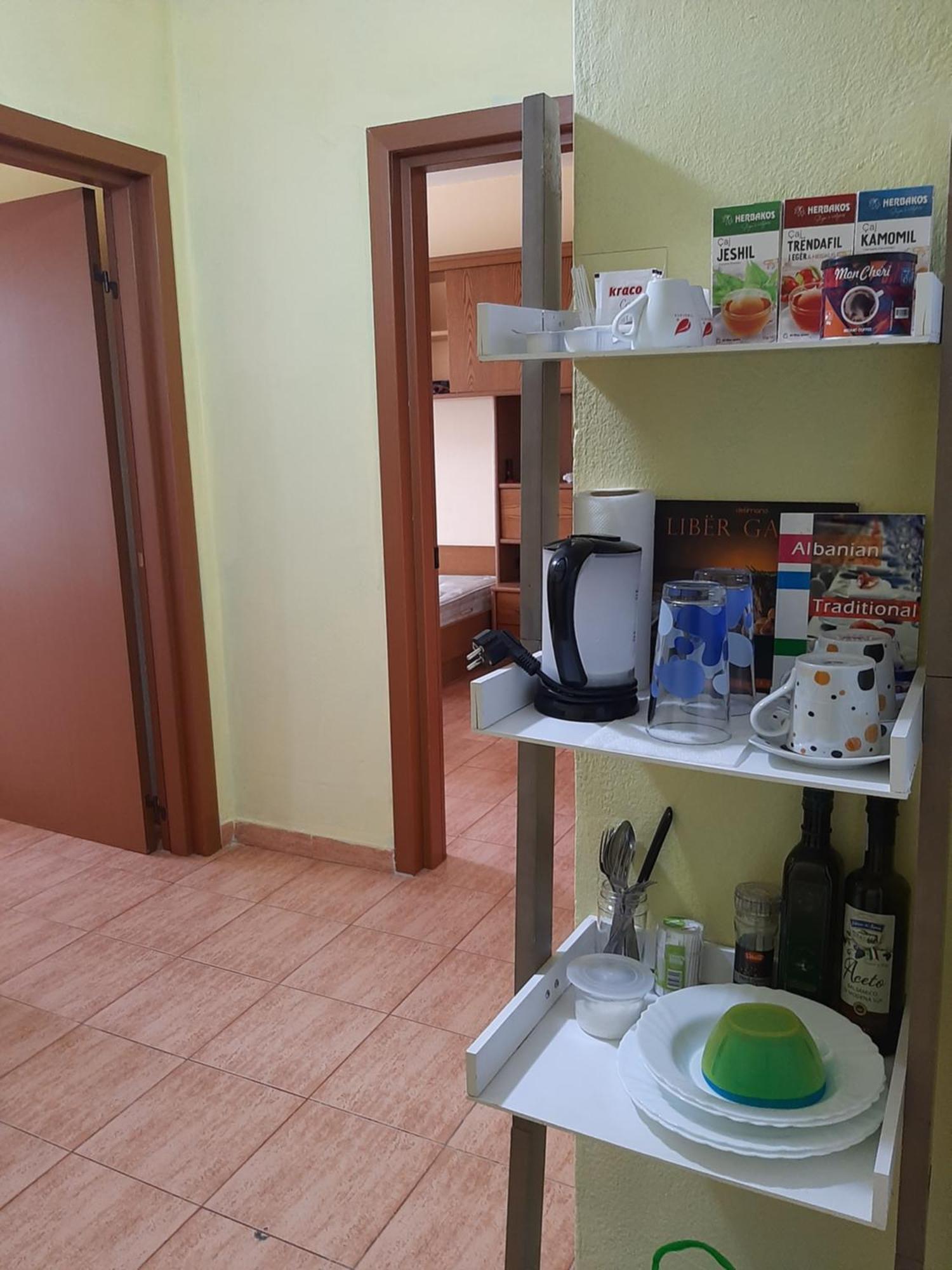 Enki'S Guesthouse Tirana Kültér fotó