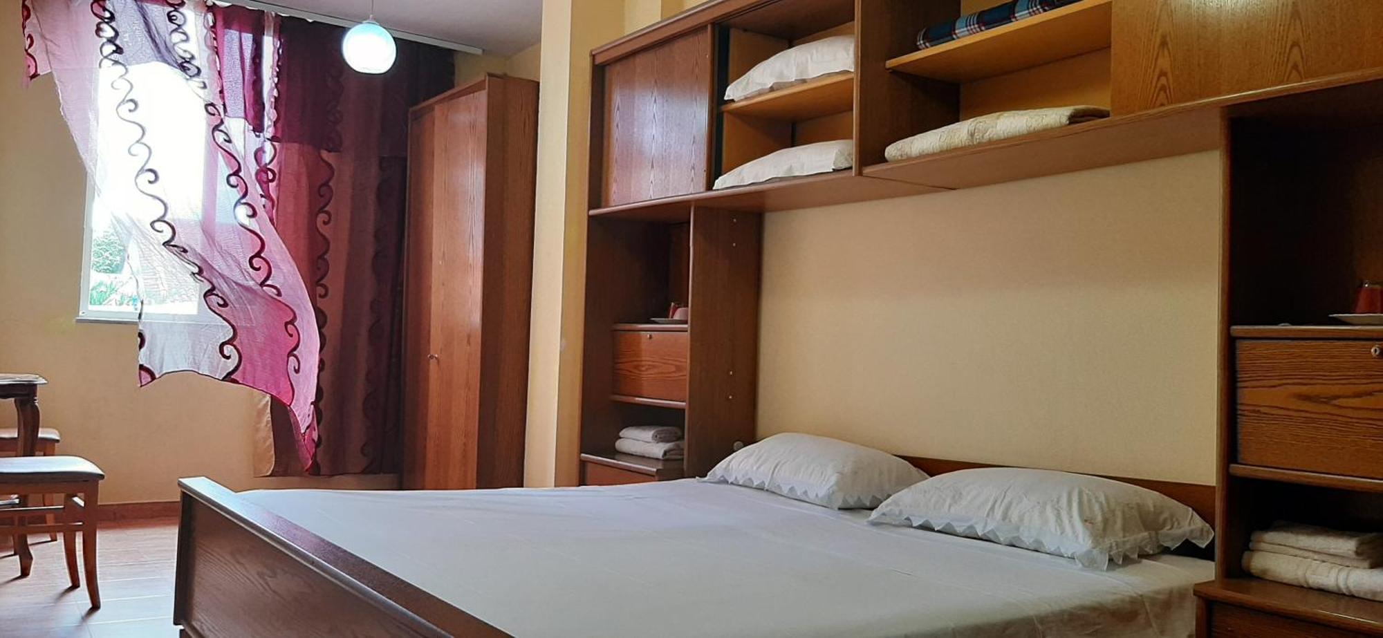 Enki'S Guesthouse Tirana Kültér fotó