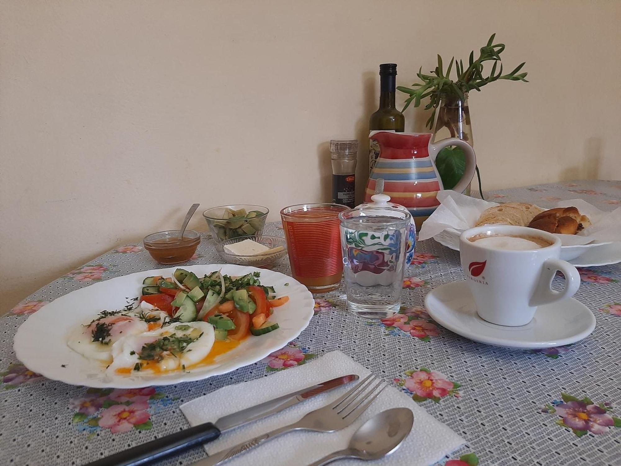 Enki'S Guesthouse Tirana Kültér fotó